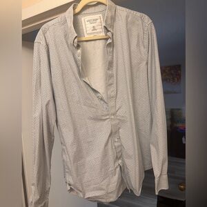 Springfield shirt. Size XL. Good if you’re L.